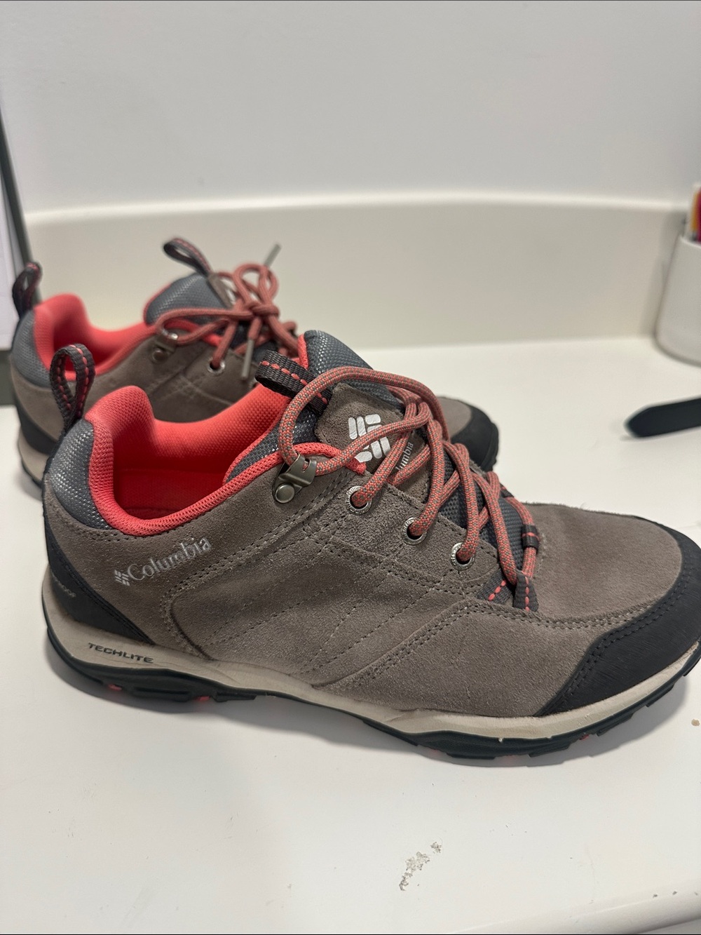 Columbia gray hiking sneakers with coral accents 065
